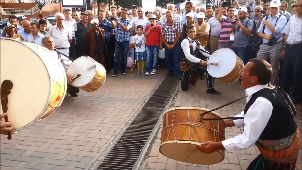 Mahalle Eğlencelerine Davul Zurna